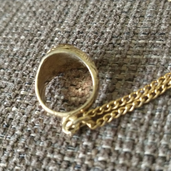 Vintage Class Ring Necklace - Picture 8 of 9